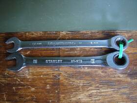 89-913 Apex 12mm And 13mm Stanley Reversible Ratcheting Combo Wrench Tools