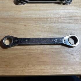 27-601 Armstrong Vintage 13/16 Inch X15/16 Ratcheting Box End Wrench 12pt