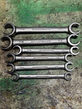 28-442 Armstrong Line Wrenche Lot Of 6