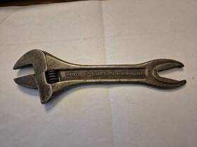 Volvo-31 Bahco Vintage 31 Volvo 8 Inch Double Headed Alligator And Adjustable Wrench Sweden