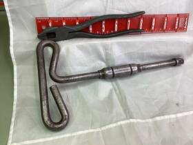 Pt1108 Black Hawk Pair Tools T Handle 3310 1/2 Inch Drive Wrench Linemen S Pliers