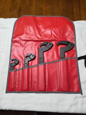 304ahska Blue Point Snap On 4 Pc Adjustable Hook Spanner Wrench Set. 3/4-6-1/2 Inch
