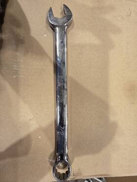 Cwlns128 Carlyle 7/8 Wrench With Non Slip Jaws Used. In Good Condition Made Usa