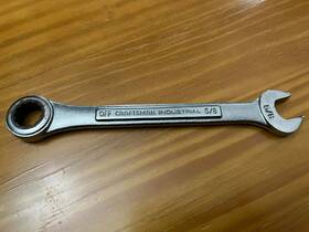 24587 Craftsman Vintage Industrial Tools -v - 5/8 Inch Ratcheting Combination Wrench