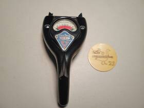 Davenset 616860 Vintage Heavy Discharge Battery Cell Tester Handheld Gauge 1950s 50s