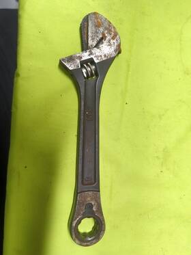 56-007 Duralast Pass Through Adjustable 8 Inch Wrench With Bonus Sockets