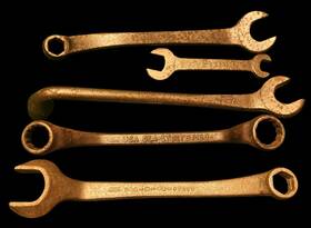 01a-17017bm38 Ford 5 - Signed Inch Wrench Set Great Condition None Chipped Bent Or Cracked