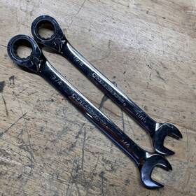 86649 Gearwrench 3/4 Inch And 11/16 Reverse Ratcheting Combination Wrenches 2pieces