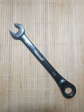 26707p Husky 5/8 Inch Sae 12 Pt Combination Rachet Wrench Black