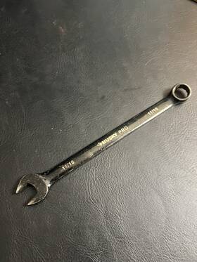 37022p Husky Pro Combination Wrench 11/16 Inch Professional Black Oxide Sae 12pt
