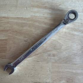 65410 Husky Tools 5/16 Inch Ratcheting Combination Wrench 12 Point Reversible Read