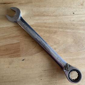 65420 Husky Tools 5/8 Inch Ratcheting Combination Wrench 12 Point Reversible Read