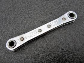 John Deere Ty3263 Vintage 1/4 Inch X 5/16 Ratcheting Box End Wrench Usa