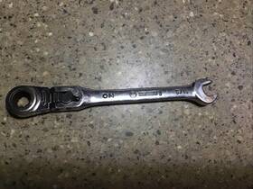 23620 Kobalt Sae 5/16 12pt Locking Flex Combination Ratchet Wrench Used