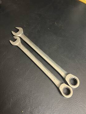 F42020 Mac Tools Lot Of 2 Foose Chip Ratchet Combination Wrench 18 Mm Metric 5/8 Sae F42020 Mac Tools Lot Of 2 Foose Chip Ratchet Combination Wrench 18 Mm Metric 5/8 Sae