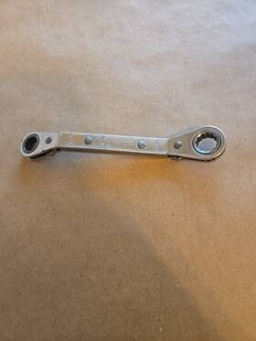 Row12142 Mac Tools 3/8 Inch -7/16 12pt Sae Offset Reversible Ratcheting Box Wrench