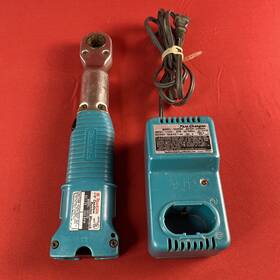 6912d Makita Model Cordless Ratchet Wrench With Charger - No Battery