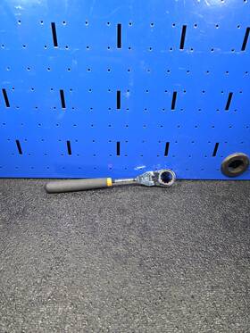 Rf202a Matco Tools Rf202 5/8 Inch Sae Flex Head 12-point Spline Drive Ratcheting Box Wrench Rf202a Matco Tools Rf202 5/8 Inch Sae Flex Head 12-point Spline Drive Ratcheting Box Wrench