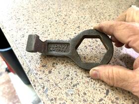 N-1795 Motors Antique Budnut 1-1/2 Inch Cap Nut Wrench