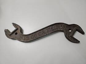 3613 P And O Vintage &o Co. Canton Ill. #3613 Wrench Rusty Farm Plow Tractor