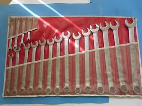 Proto 12 Masd- 18 Pc. Metric Combination Wrench Set 9mm X 32mm Looks Unused