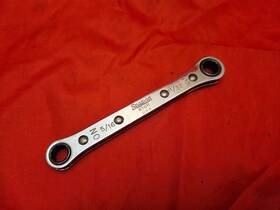 R1011 Snap-on 5/16 Inch X 11/32 12 Point Double Ratcheting Box End Wrench Usa P2