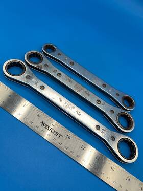 T-10-29 Snap-on R2022 R2426 R2830 Tools Ratcheting Box End Wrench Set 3 Pieces Usa