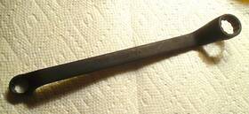 X02024 Snap-on 5/8 Inch X 3/4 12 Point Box End Wrench 60 Offset Underline Logo Xo