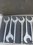 Set Of (6) Snap On Wrenches 1-11/16 , 2-1/16 2-3/16 2-3/8 2-1/2. Fixed Price $306.00.