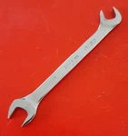 Snap-on DS2018A 5/16" X 9/32" Angle Offset Open End Ignition Wrench Engraved. Fixed Price $13.43.