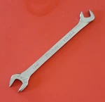 Snap-on 1/4 X 15/64" Open End Offset Ignition Midget Wrench Usa DS1615A Engraved. Fixed Price $13.43.