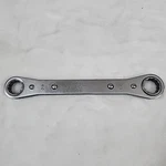 Snap-on 12-POINT Sae Offset Ratcheting Box Wrench 5/8 11/16 2022 Usa. Fixed Price $12.58.