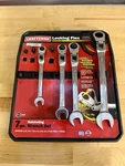 Usa Craftsman Locking Flex Ratchet Sae 12PT (set Of 4). Fixed Price $85.00.