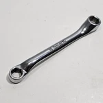 Snap-on Tools Usa 3/8" 7/16" Sae 10 Offset Short Box Chrome Wrench XS1214. Fixed Price $19.80.