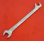 Snap-on 1/4 X 15/64" Open End Offset Ignition Wrench Usa DS1615A Engraved 220. Fixed Price $13.83.