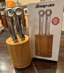 Snap-on 6PC Stainless Steel Kitchen Knife Set Box Wrench Handle Wood Block. Fixed Price $89.99.