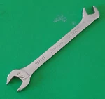 Snap-on Tools DS2018A 5/16" X 9/32" Angle Offset Open End Ignition Wrench Marked. Fixed Price $13.43.
