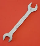 Snap-on Tools Usa 5/16" X 11/32" Double Open End Chrome Wrench J2022 Engraved. Fixed Price $12.83.