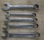 Snap OEX220B Sae 11/16" 5/8 9/16 1/2 3/14 12 Pt Short Combination Wrench. Fixed Price $79.95.