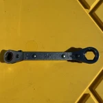 Mac Tools Point Offset Ratcheting Box Wrench 1/2 9/16 ROW1618. Fixed Price $15.00.