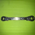 Matco 1/2" & 9/16" Six Point Socket/ratchet Wrench WRT1618. Fixed Price $20.00.