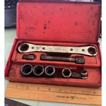 Snap-on R-2024SHI Ratcheting Box Wrench Set 5/8 & 3/4 W/ Sockets Usa Red. Fixed Price $60.00.