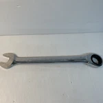 Icon Tools WRLM32 Ratchet Combination Wrench Reversible 32MM 12PT - Pre Owned. Fixed Price $24.99.