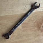 Craftsman 1/4" X 5/16" Double Flare Nut Line Wrench Offset 42090 A-af. Fixed Price $18.95.