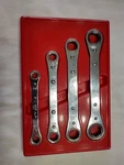 Snap-on RB604C Pc 12-POINT Sae Offset Ratcheting Box Wrench Set. 6/12. Fixed Price $99.95.