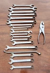 Snap-on Wrench Lot Of 20 Pcs PRE-0WNED Open, Angle, Combination, Sae / Metric. Fixed Price $129.00.