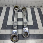 Craftsman Metric Offset Ratcheting Wrench 15MM 17MM & 19X21 12PT 43665 43666 Usa. Fixed Price $22.50.