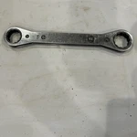 Snap-on R-2630 13/16" & 15/16" 12PT Box End Ratcheting Wrench R2630. Fixed Price $27.99.