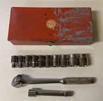 Vintage Mac Tools V8RI 1/2 Inch Drive Ratchet 10 Sockets 5 Extension Box U. Fixed Price $149.99.